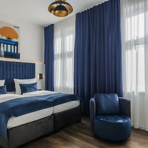 Homaris East Side Hotel