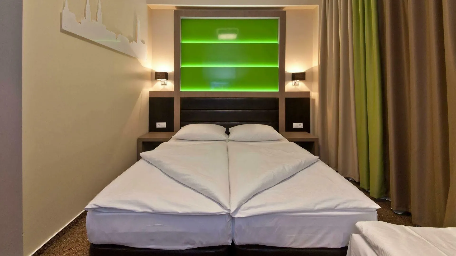 Garner Hotel Berlin - Charlottenburg, An Ihg Hotel 3*,  Alemania